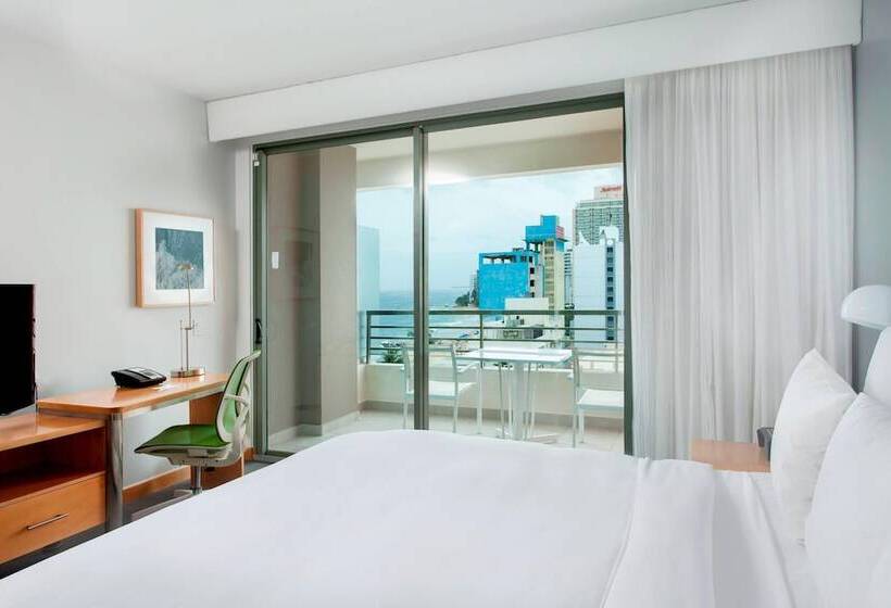 مجموعه ویستا شهر, La Concha Renaissance San Juan Resort