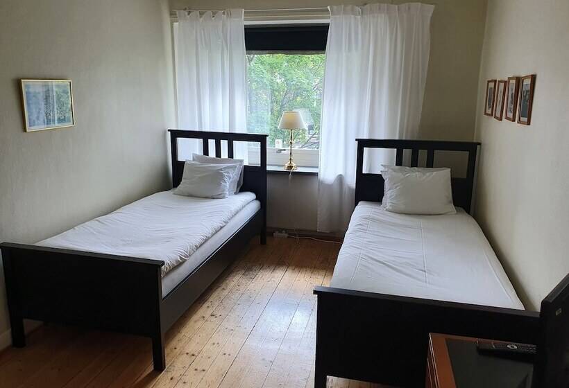 이코노미 룸 공용욕실, Saga Hotell