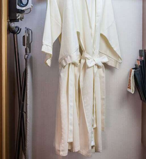 اتاق لوکس با چشم‌انداز استخر, Amari Don Muang Airport Bangkok