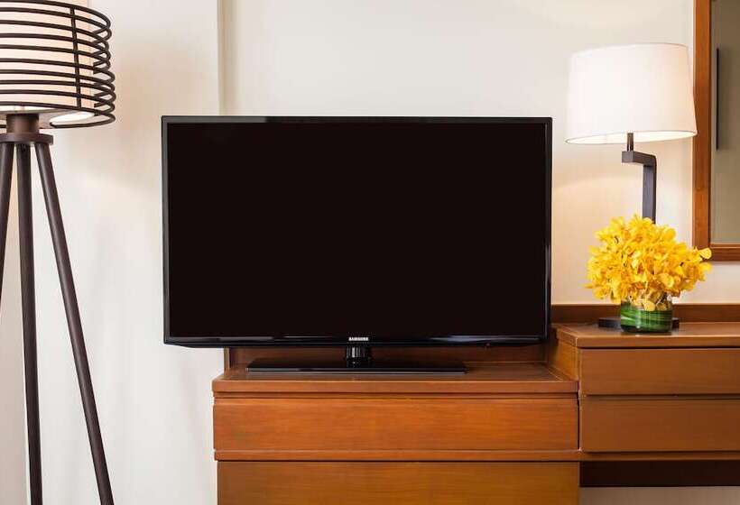 اتاق لوکس با چشم‌انداز استخر, Amari Don Muang Airport Bangkok