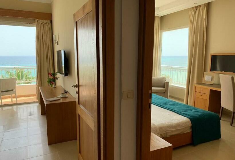 מיטת קינג בסוויטה, Bel Azur Thalasso & Bungalows