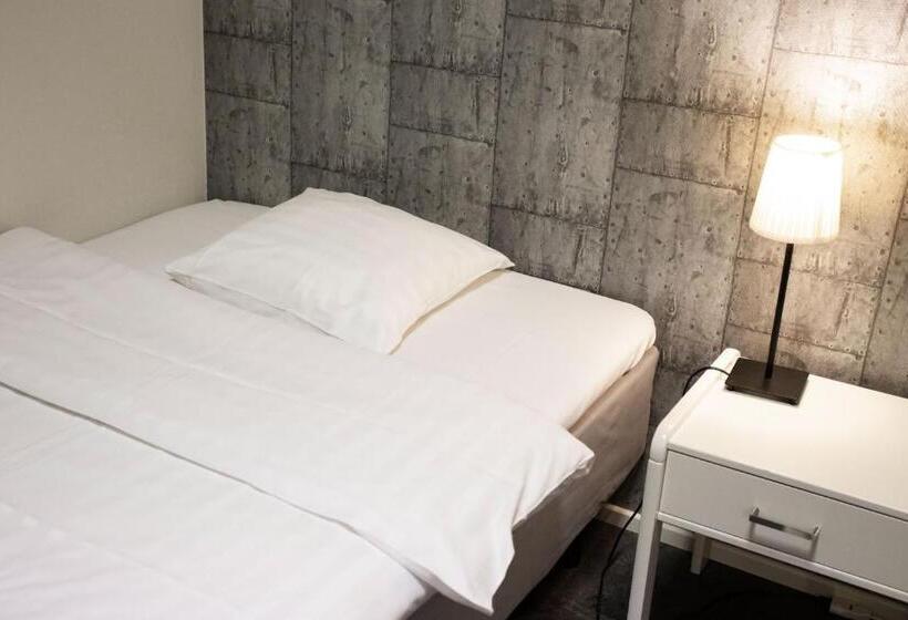 غرفة قياسية فردية, Cityhovi