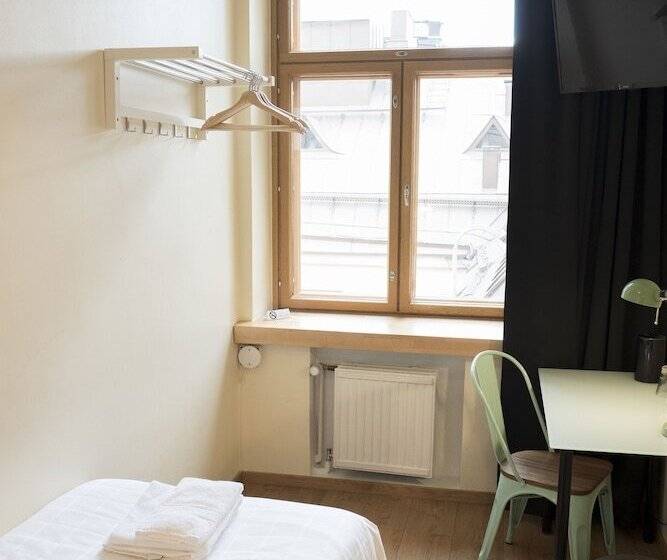 غرفة قياسية فردية, Finn