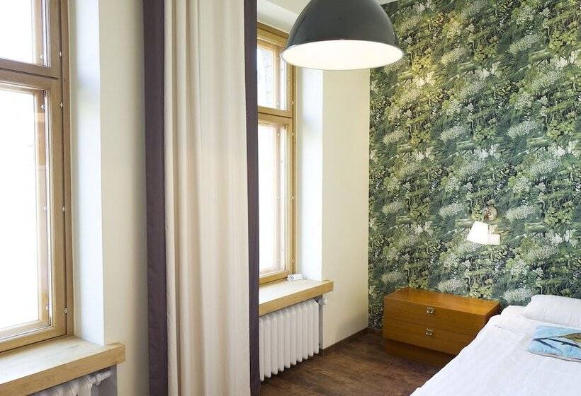 غرفة قياسية فردية, Finn