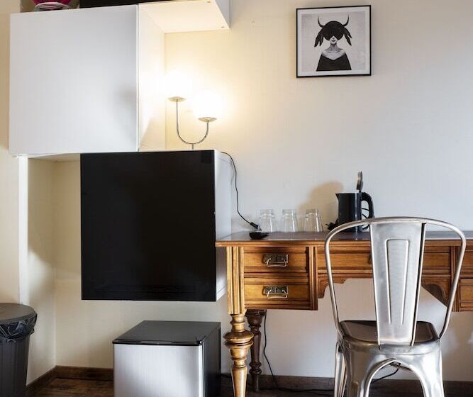 غرفة قياسية ثلاثية, Finn