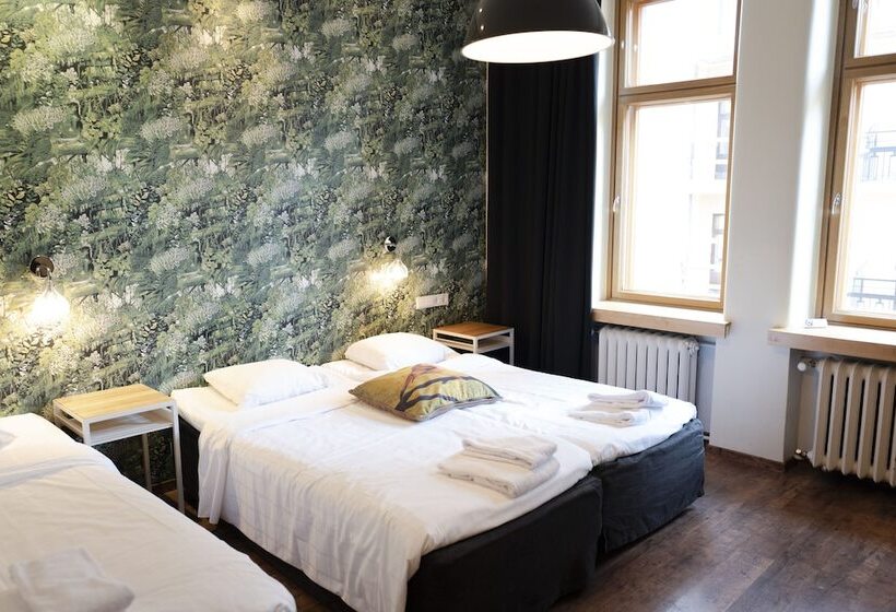 غرفة قياسية ثلاثية, Finn