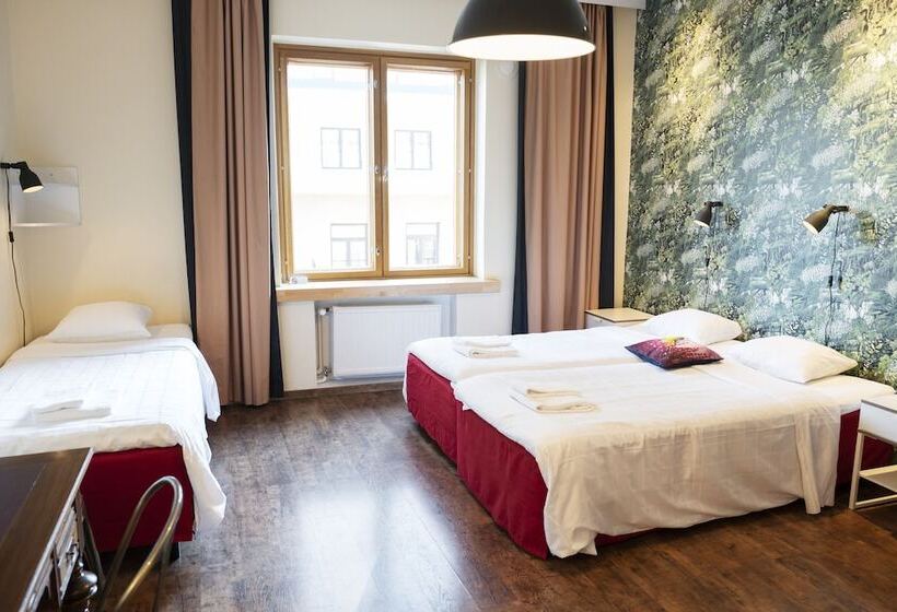 غرفة قياسية ثلاثية, Finn