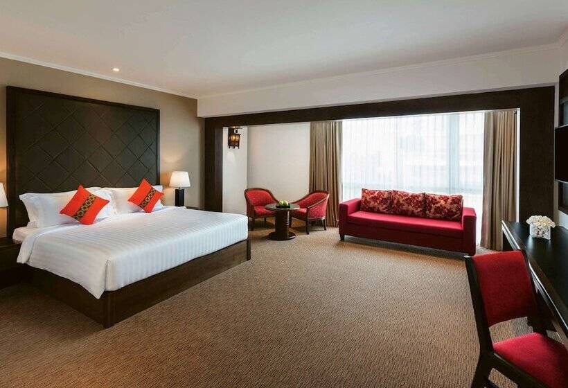 جناح جونيور, Movenpick Suriwongse Hotel Chiang Mai