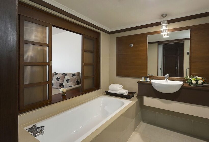 Номер Superior, Movenpick Suriwongse Hotel Chiang Mai