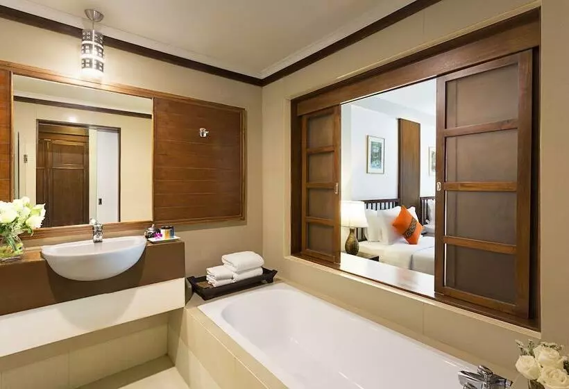 Superior-huone, Movenpick Suriwongse Hotel Chiang Mai