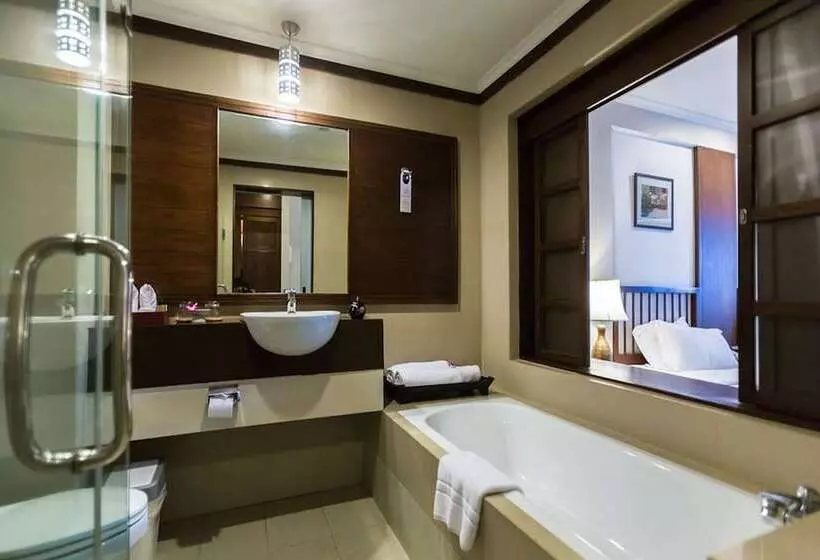 Superior-huone, Movenpick Suriwongse Hotel Chiang Mai
