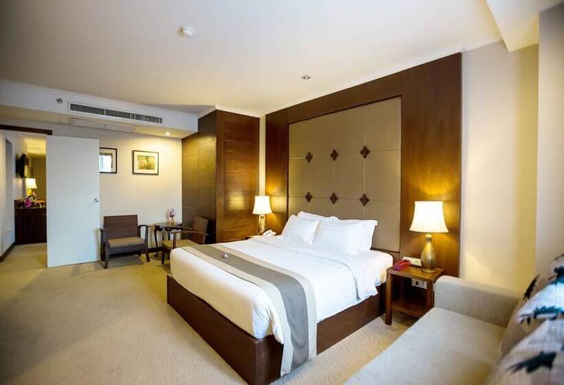 Номер Superior, Movenpick Suriwongse Hotel Chiang Mai