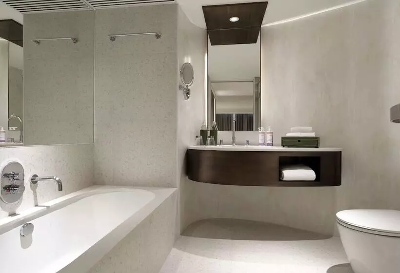 デラックスルーム, Mövenpick Hotel Bangkok Ploenchit Bdms