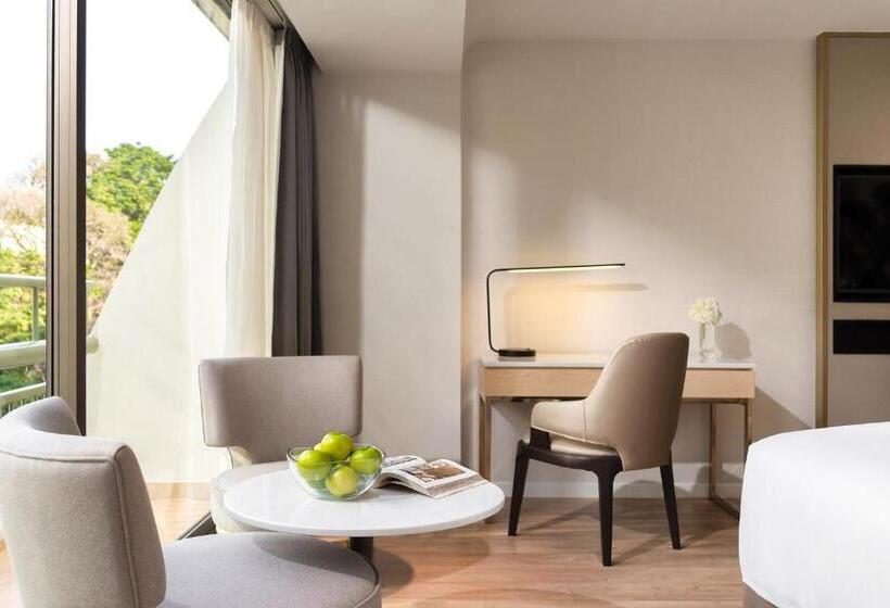 اتاق لوکس با تخت بزرگ, Mövenpick Hotel Bangkok Ploenchit Bdms