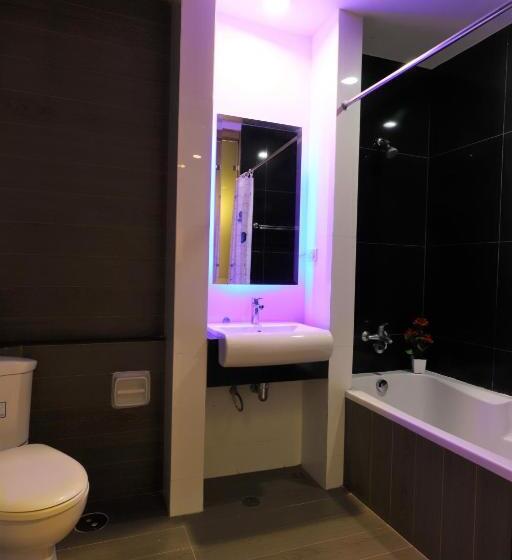 اتاق لوکس با تخت بزرگ, Right Spot