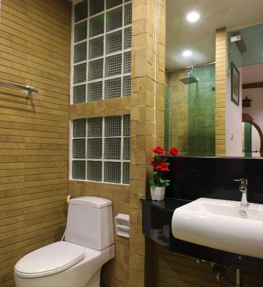 اتاق لوکس با تخت بزرگ, Right Spot