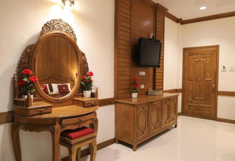 اتاق لوکس با تخت بزرگ, Right Spot