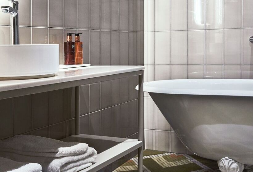 スタンダードルーム, Solo Sokos Hotel Torni Helsinki