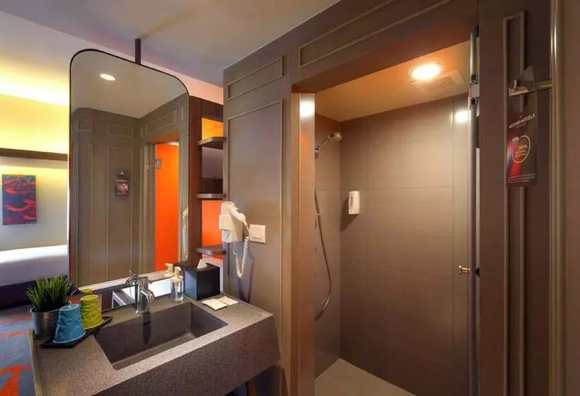 اتاق استاندارد سه نفره, Tinidee Trendy Bangkok Khaosan