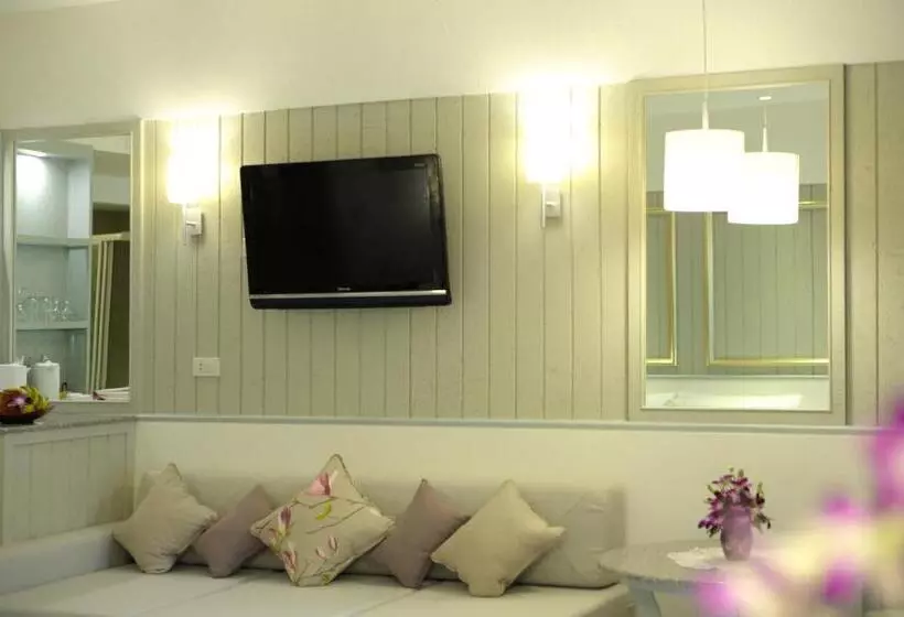 اتاق لوکس با چشمانداز استخر, Katathani Phuket Beach Resort Sha Extra Plus