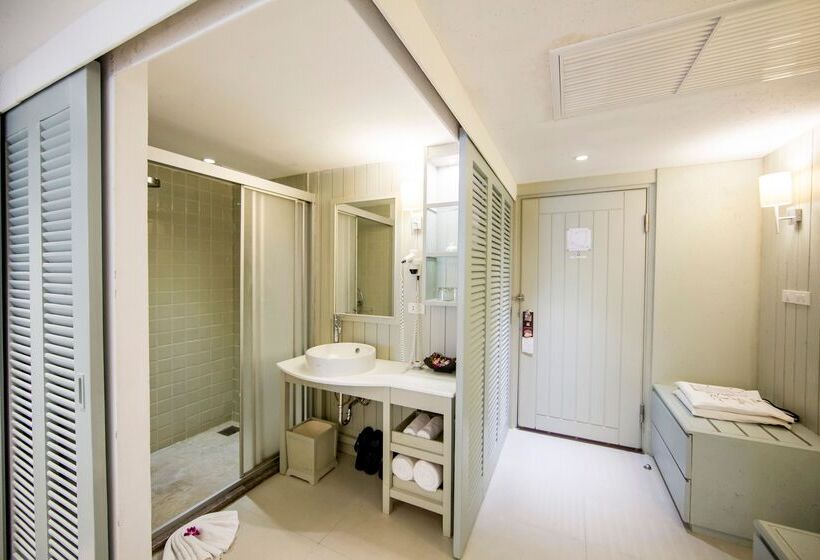 غرفة ديلوكس مطلة على حمام السباحة, Katathani Phuket Beach Resort   Sha Extra Plus