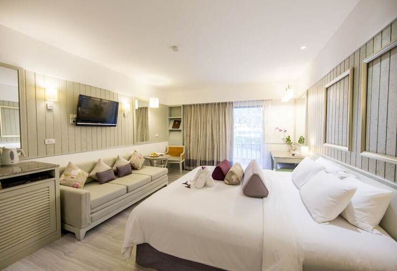 غرفة ديلوكس مطلة على حمام السباحة, Katathani Phuket Beach Resort   Sha Extra Plus