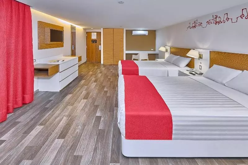 اتاق لوکس با چشمانداز استخر, Katathani Phuket Beach Resort Sha Extra Plus