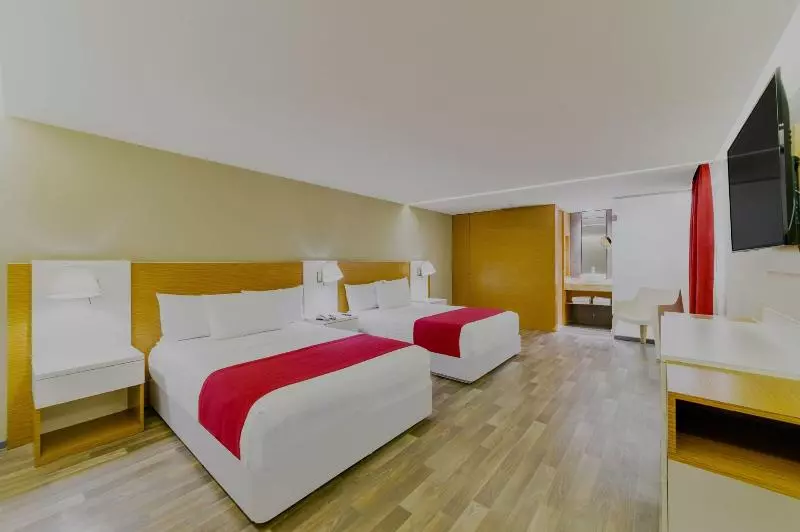 اتاق لوکس با چشمانداز استخر, Katathani Phuket Beach Resort Sha Extra Plus