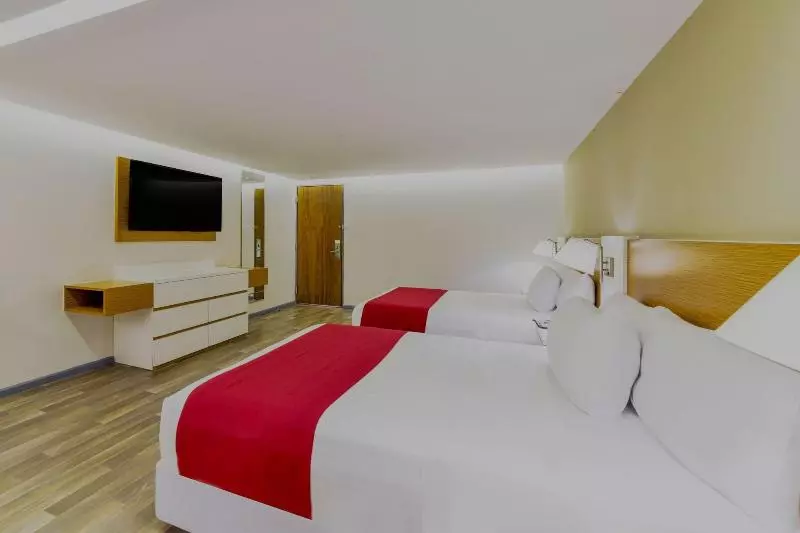 اتاق لوکس با چشمانداز استخر, Katathani Phuket Beach Resort Sha Extra Plus