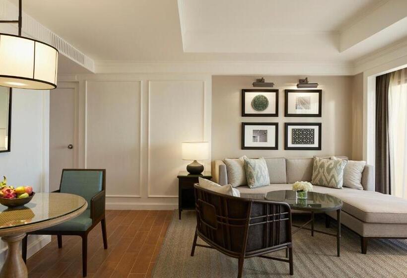 סוויטת קלאב, Dusit Thani Hua Hin