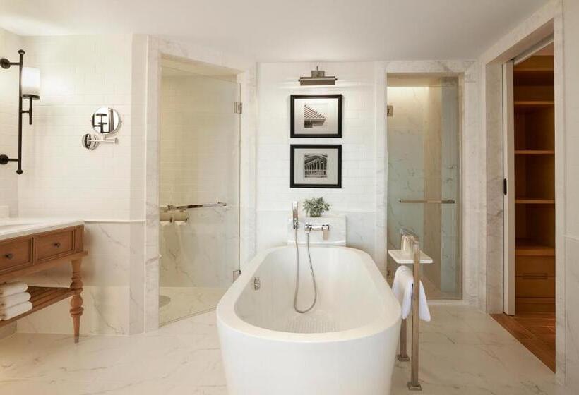 סוויטת קלאב, Dusit Thani Hua Hin