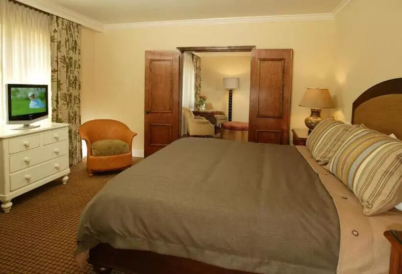 سوییت جونیور, Arnold Palmer S Bay Hill Club & Lodge