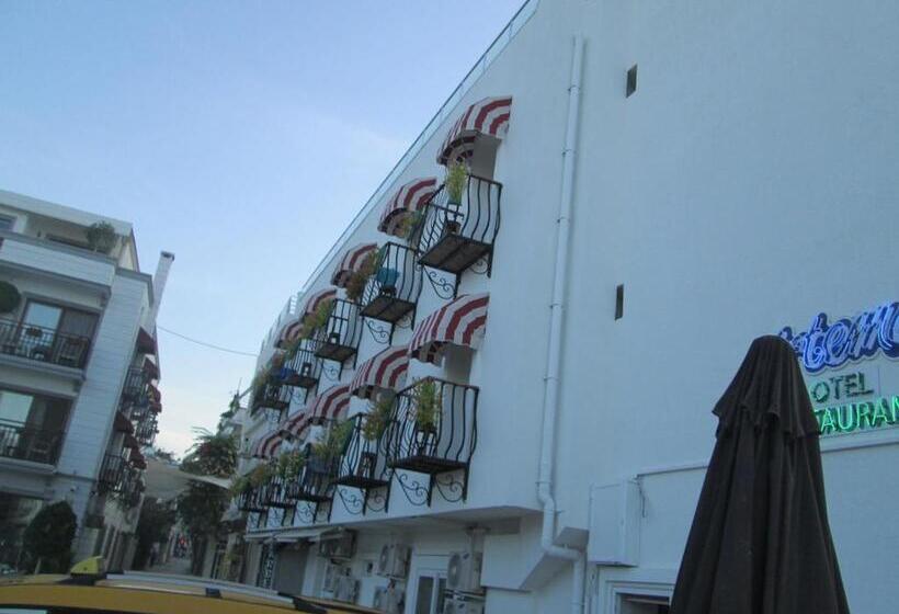 Habitació Triple Estàndard amb Balcó, Artemis