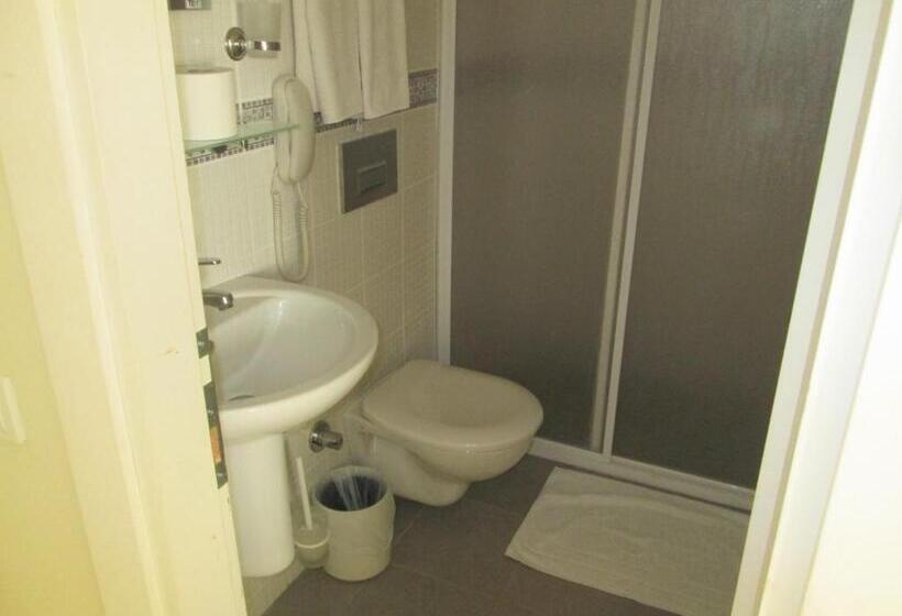 Habitació Triple Estàndard amb Balcó, Artemis