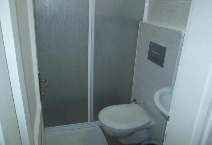 Habitació Triple Estàndard amb Balcó, Artemis