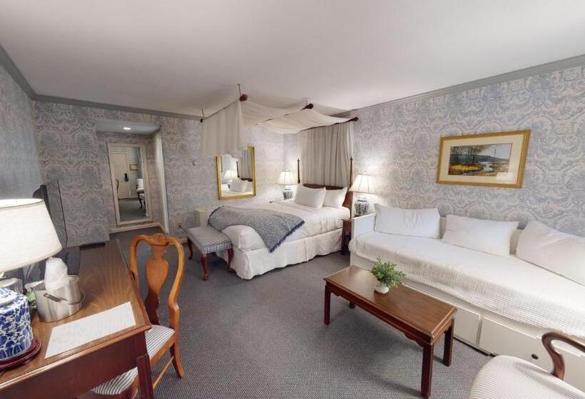 غرفة قياسية, Avon Old Farms