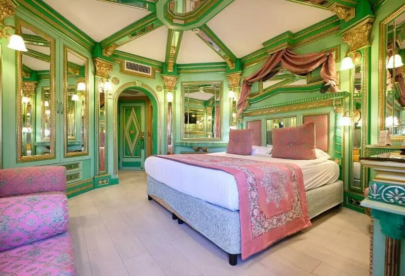 اتاق کلاب, Club Hotel Sera