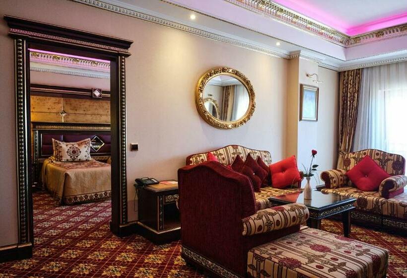 سوییت سوپریور, Club Hotel Sera