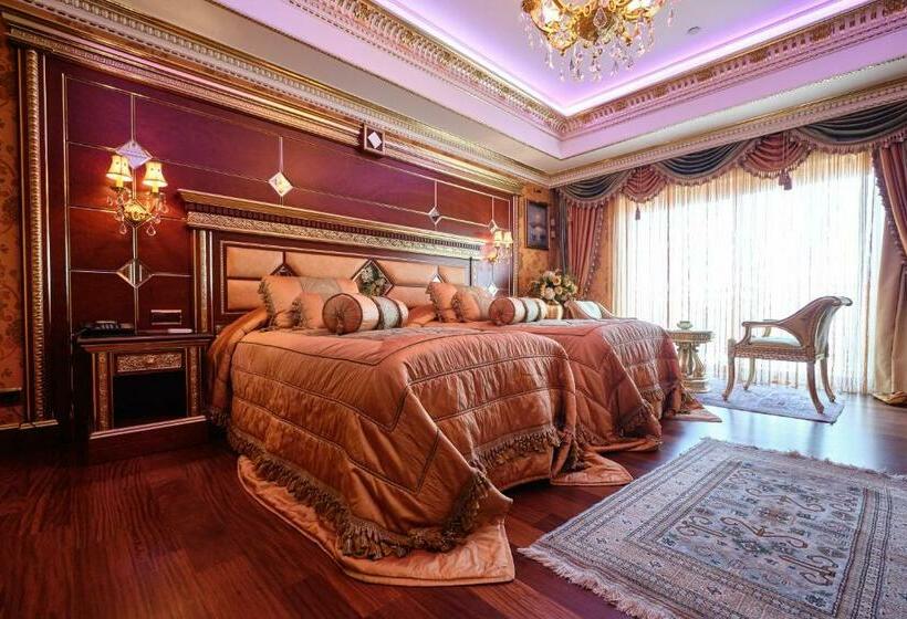 سوئیت با تخت بزرگ, Club Hotel Sera