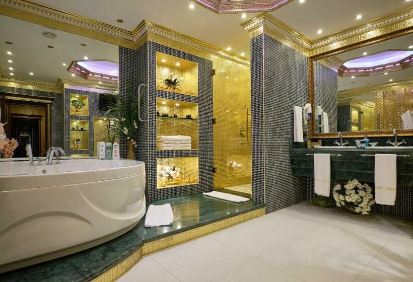 سوئیت با تخت بزرگ, Club Hotel Sera