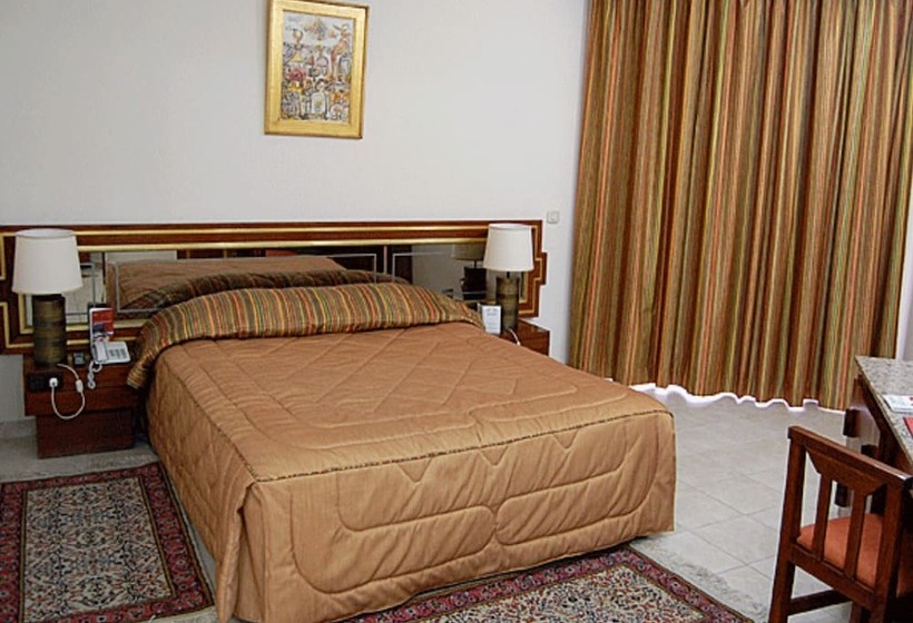 اتاق استاندارد یک نفره, Diplomat