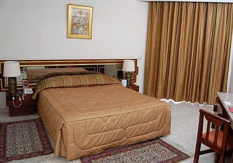 اتاق استاندارد یک نفره, Diplomat