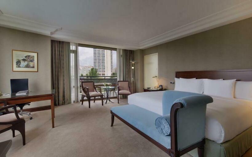 Executive Suite King Bed