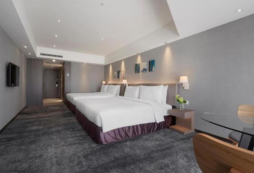 اتاق استاندارد چهار تخته, Illume Taipei