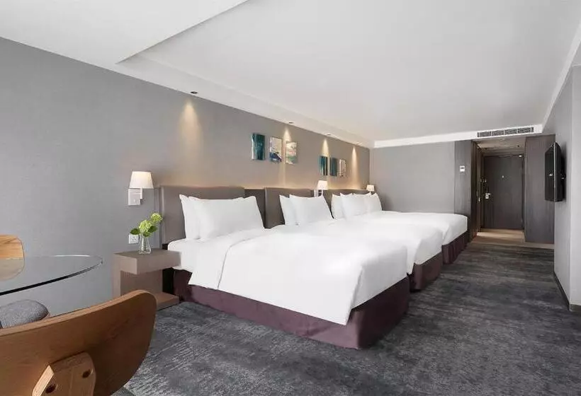 اتاق استاندارد چهارنفره با بالکن, Illume Taipei