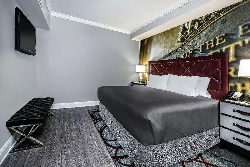 سوئیت با تخت بزرگ, Indigo Dallas Downtown, An Ihg