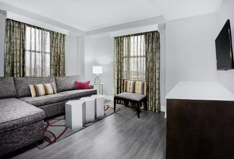سوئیت با تخت بزرگ, Indigo Dallas Downtown, An Ihg