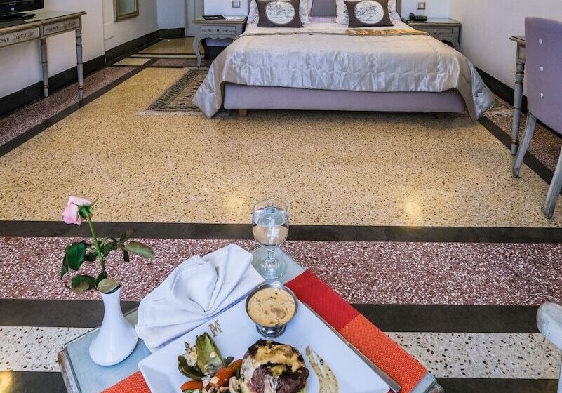 اتاق استاندارد یک نفره, Majestic