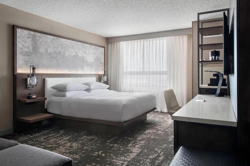 스탠다드 룸 킹사이즈 침대, Marriott Albany