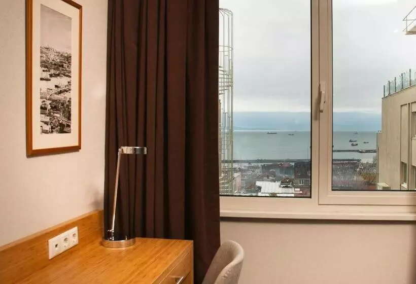 اتاق استاندارد با چشم‌انداز دریا, Radisson Hotel President Old Town Istanbul